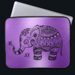 Kleine Paarse achtergrond Zwarte Tribale Elephant Laptop Sleeve<br><div class="desc">Stomme stamolifant met paarse namaakdiamanten boven een glanzende paarse moderne achtergrond.</div>