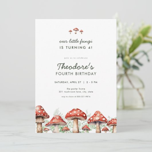 Kleine paddenstoel verjaardagsuitnodiging kaart (Staand voorkant)