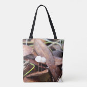 Kleine paddenstoelen op een alover gedrukt tas (Achterkant)