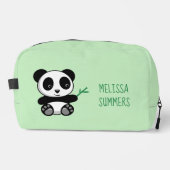 Kleine Panda met een Bamboe-toets op groen Toilettasje (Voorkant)