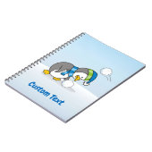 Kleine pinguïn die een sneeuwbal krijgt notitieboek (Linkerzijde)