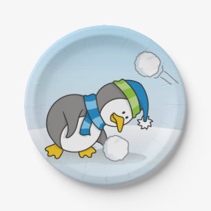 Kleine pinguïn die een sneeuwbal krijgt papieren bordje