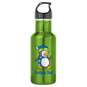 Kleine pinguïn die op sneeuw loopt waterfles