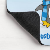 Kleine pinguïn loopt op sneeuw muismat (Hoek)