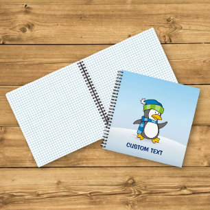 Kleine pinguïn loopt op sneeuw notitieboek