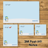 Kleine pinguïn loopt op sneeuwnotities post-it® notes