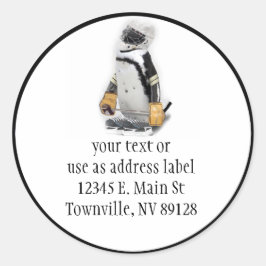 Kleine pinguïn met sleutelvistuig ronde sticker