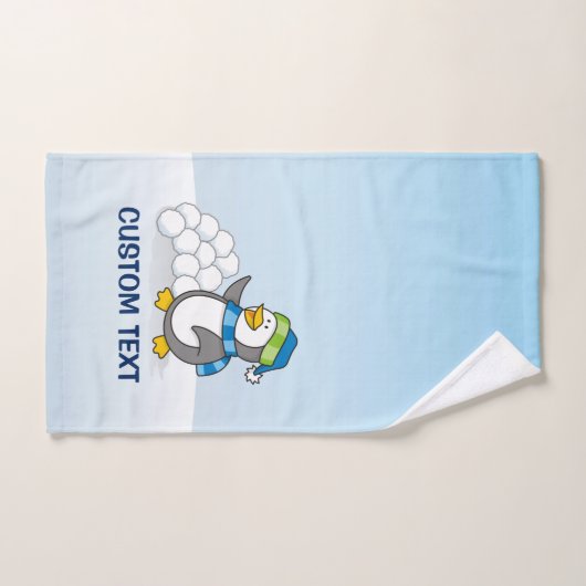Kleine pinguïn met sneeuwballen bad handdoek (Handdoek)