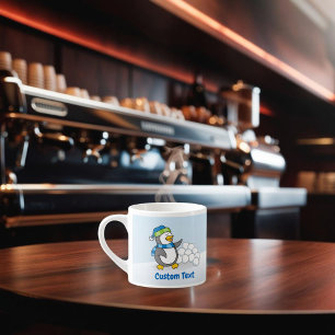 Kleine pinguïn met sneeuwballen espresso kop