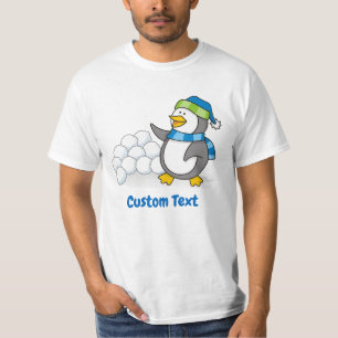 Kleine pinguïn met sneeuwballen zwaaien T-shirt