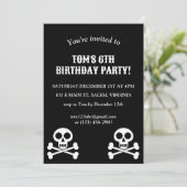 Kleine Piraat Kinder schedel en Crossbones Verjaar Kaart (Staand voorkant)