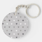Kleine polka harten in grijze tinten sleutelhanger (Achterkant)