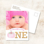 Kleine Pompoen 1e Verjaardag Meisje Uitnodiging<br><div class="desc">Dit rustieke, boho, herfst-thema eerste verjaardagsontwerp is voorzien van een waterverf roze pompoen overgoten met bloemetjes met ruimte voor één foto! Klik op de knop aanpassen voor meer flexibiliteit met het toevoegen van jouw tekst! Variaties van dit ontwerp, extra kleuren en coördinerende producten zijn beschikbaar in onze winkel, zazzle.com/doodlelulu*. Neem...</div>