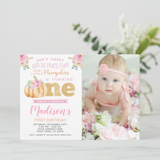 Kleine pompoen 1e verjaardag uitnodiging met foto (Staand voorkant)