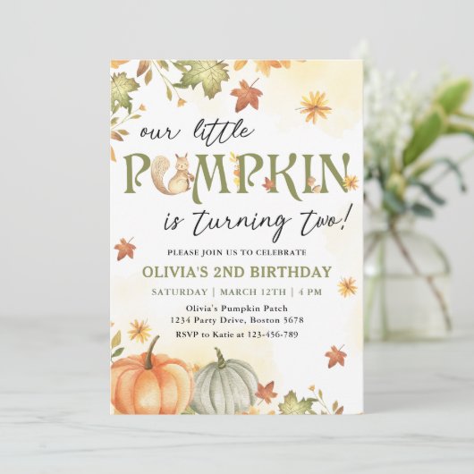 Kleine Pompoen 2e Verjaardagsfeestuitnodiging Kaart (Staand voorkant)