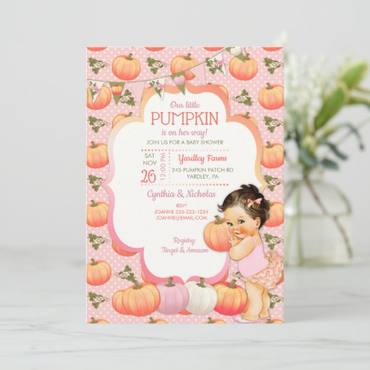 Kleine Pompoen Baby Meisje Douche Licht Brunette Kaart (Staand voorkant)