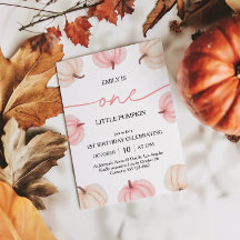 Kleine pompoen draait één verjaardag