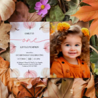 Kleine pompoen draait één verjaardagsfoto