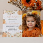 Kleine pompoen eerste verjaardag foto kaart<br><div class="desc">Introductie van onze Little Pumpkin First Birthday Photo Invitation, ontworpen om de herfstviering van uw kind extra speciaal te maken. Met een schattig pompoenontwerp en warme herfstkleuren biedt deze uitnodiging ruimte voor een gekoesterde foto van je kleintje. Stijlvol en aanpasbaar, het zet de perfecte toon voor een memorabele eerste verjaardagsfeestje,...</div>