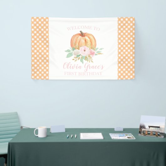 Kleine Pompoen Eerste Verjaardag roze bloemplaid Spandoek (Beurs)