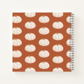 Kleine Pompoen Herfst Baby Shower Gastboek Notitieboek (Achterkant)