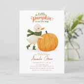 Kleine Pompoen Herfst Baby Shower Uitnodiging (Staand voorkant)