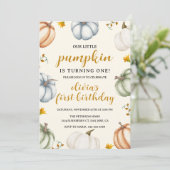 Kleine pompoen herfst eerste verjaardag kaart (Staand voorkant)
