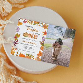 Kleine pompoen is draaien een meisje 1e verjaardag kaart