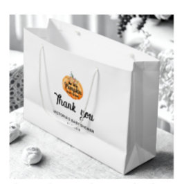 Kleine pompoen is op weg naar het Baby shower Groot Cadeauzakje