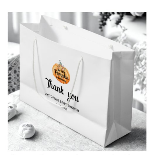 Kleine pompoen is op weg naar het Baby shower Groot Cadeauzakje