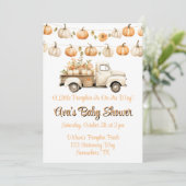 Kleine pompoen is op weg naar het Baby shower Kaart (Staand voorkant)