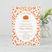 Kleine pompoen onderweg! uitnodiging tot baby show (Staand voorkant)