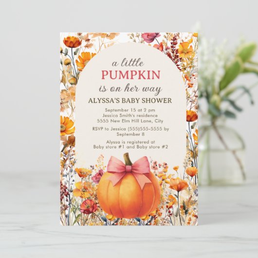 Kleine pompoen op haar weg boog herfst Baby shower Kaart (Staand voorkant)