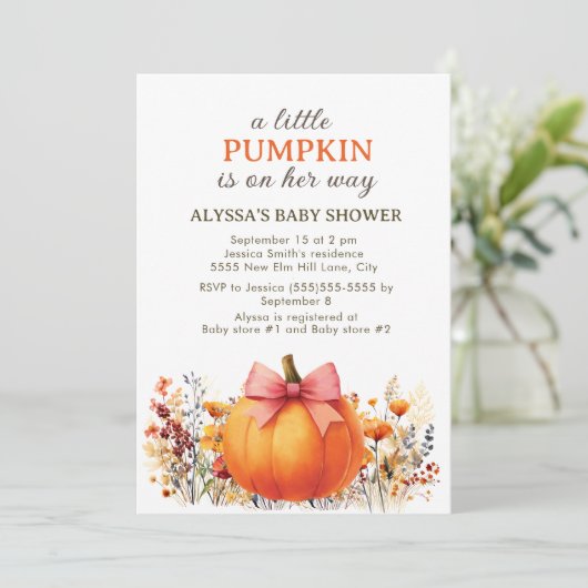 Kleine pompoen op haar weg herfst Baby shower Kaart (Staand voorkant)