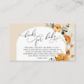 Kleine pompoentjes met florale boog voor een baaik informatiekaartje (Voorkant)