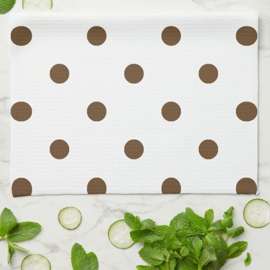 Kleine pooldots - Donkerbruin op wit Theedoek (Gevouwen)