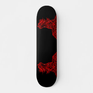 Kleine rode draak skateboard