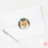 Kleine rode vos - in de sneeuw. ronde sticker (Envelop)
