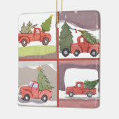 Kleine Rode Vrachtwagen het slepen van een Kerstbo Keramisch Ornament (Links)