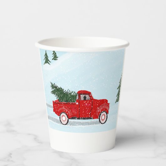 Kleine rode vrachtwagen met kerstboom in sneeuw T Papieren Bekers (Voorkant)