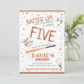 Kleine Rookie Batter Up Bruin Honkbal Verjaardag Kaart (Staand voorkant)