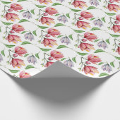 Kleine roze bloemen die papier verpakken (Hoek)