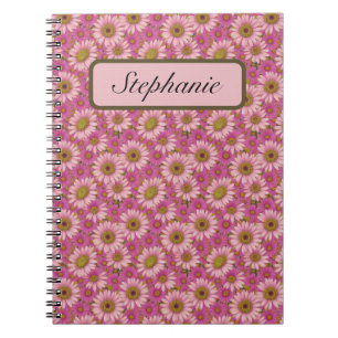 Kleine roze en witte madeliefjes gepersonaliseerd notitieboek