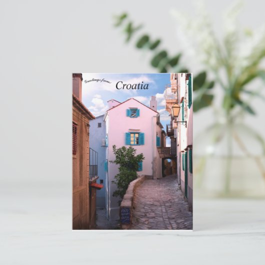 Kleine roze huizen in Vrbnik Kroatië Briefkaart (Staand voorkant)