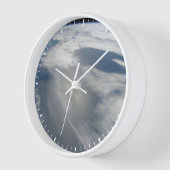 Kleine satellieten draaien boven een deel van de a (Hoek)