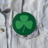 Kleine Shamrock Button Pin (In situ)