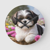 Kleine Shih Tzu Puppymand Bloemen Ronde Klok (Voorkant)