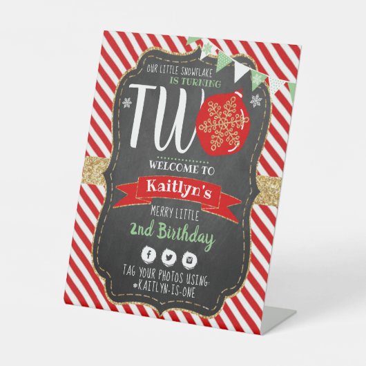 Kleine Snowflake die 2 draait! Eerste Kerstdag Reclamebord Met Voetstuk (Voorkant)