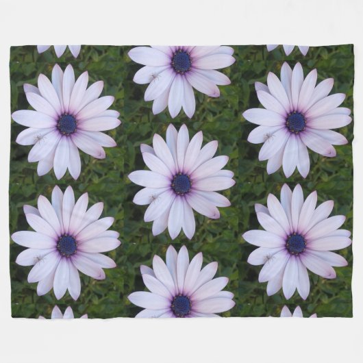 Kleine spin op bloemen Fleece Deken (Voorkant (Horizontaal))