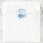 Kleine Squirt Schattigee Walvis met Spuit Ronde Sticker (Tas)